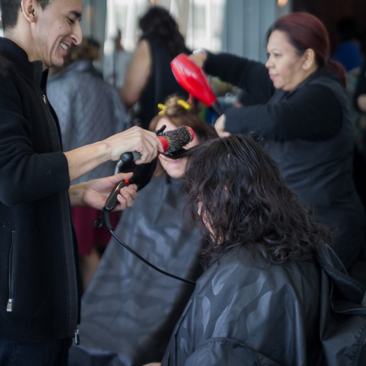 Univision features Mother's Day Makeovers event put on by the Daisie Foundation in 2018. Check out the video here from the feature!