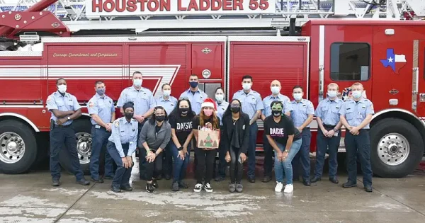 2021-houston-firstresponders55-sprinkles-joy-holiday-_3269