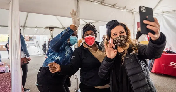 2021-mothers-day-chicago-housing-authority-daisie-foundation-momgiveback_0644
