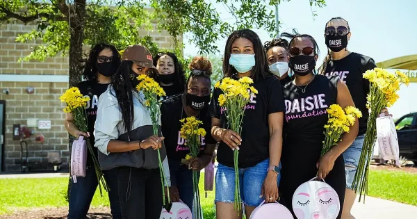 2021-mothers-day-houston-daisie-foundation-mcdonalds-smith_0245
