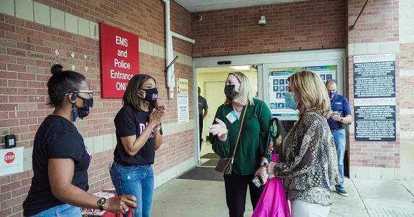 2021-mothers-day-houston-daisie-foundation-raisingcanes_0031