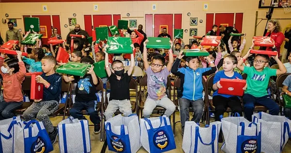 2022-milwaukee-holidaymagic-allenfeldelementary_0141