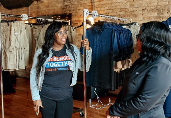 Daisie-Foundation-Fathers-Day-Initiative-Community-GiveBack-Chicago-2025_0030