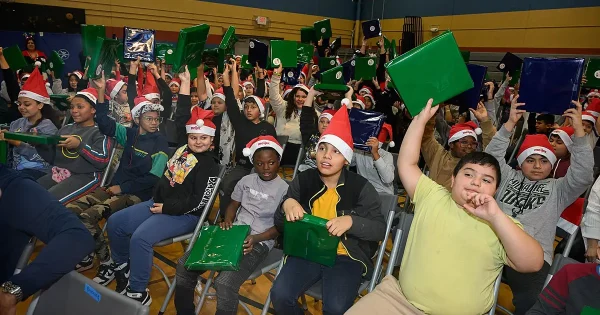 Holiday-Magic-School-Experience-Event-2025-Milwaukee-Daisie-Foundation_0071