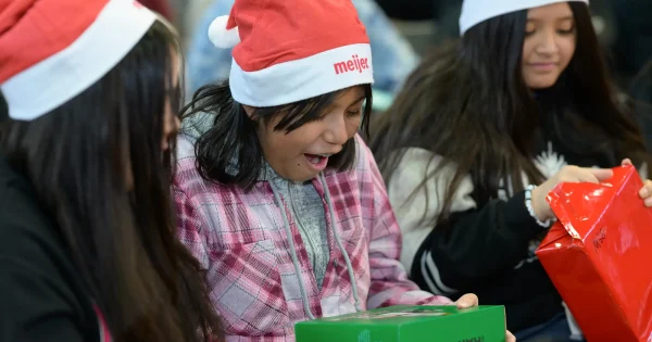 Holiday-Magic-School-Experience-Event-2025-Milwaukee-Daisie-Foundation_FW1