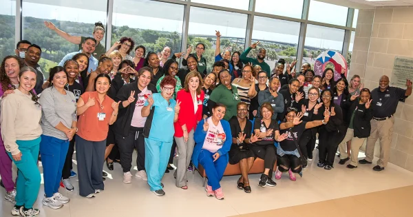 Houston-Mothers-Day-Giveback-Acts-Daisie-Foundation-2025_