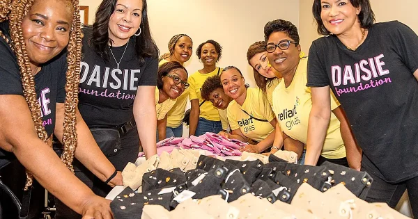 Houston-Mothers-Day-Giveback-Acts-Daisie-Foundation-2025_0109