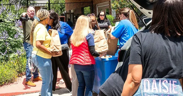 Houston-Mothers-Day-Giveback-Acts-Daisie-Foundation-2025_0124