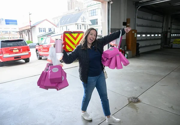 Milwaukee-FireDept-Mothers-Day-Giveback-Acts-Daisie-Foundation-2025_0069