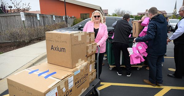 Milwaukee-SojournerPeaceCenter-Mothers-Day-Giveback-Acts-Daisie-Foundation-2025_0004
