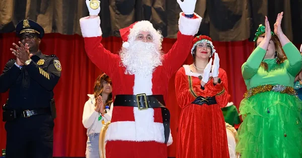 daisie-foundation-2023-milwaukee-holidaymagic-initiatives-hayesbilingual-sm_0731