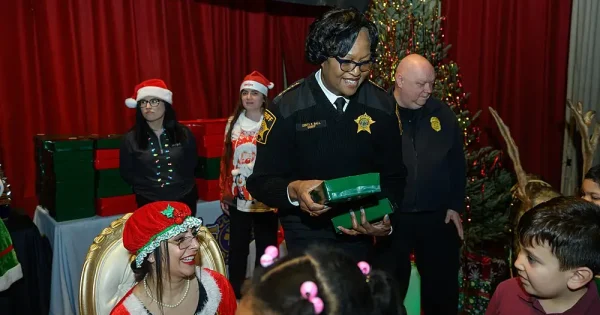 daisie-foundation-2023-milwaukee-holidaymagic-initiatives-hayesbilingual-sm_0772