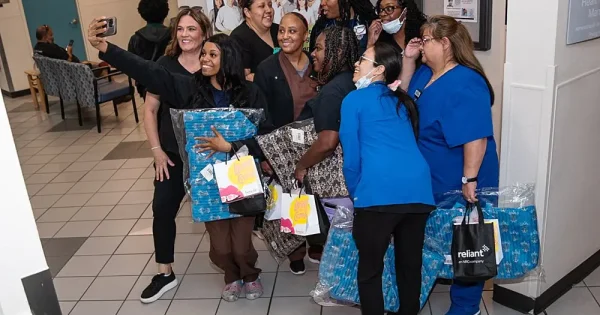 daisie-foundation-2024-houston-mothers-day-initiative-gulfgate-sonnyimages_0949