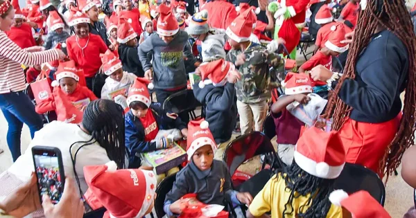 daisie-foundation-houston-2023-holiday-initiative-young-elementary_0498